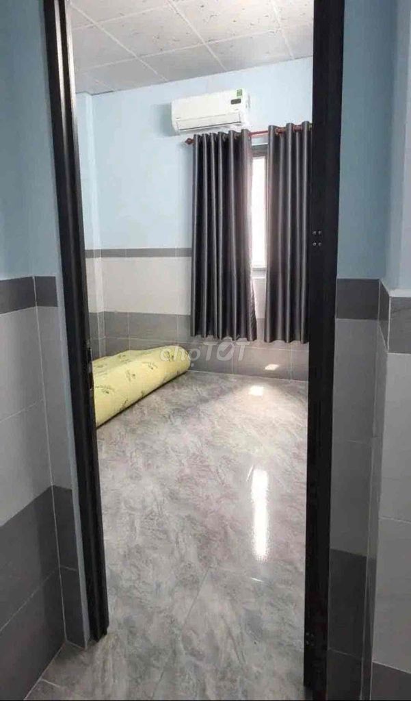 3 bedroom, two full interior toilets