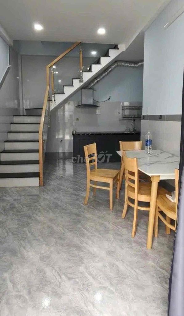 3 bedroom, two full interior toilets