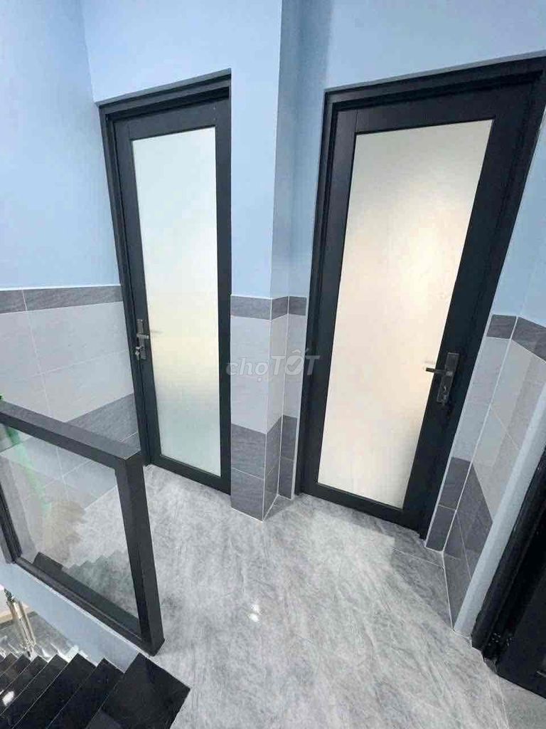 3 bedroom, two full interior toilets