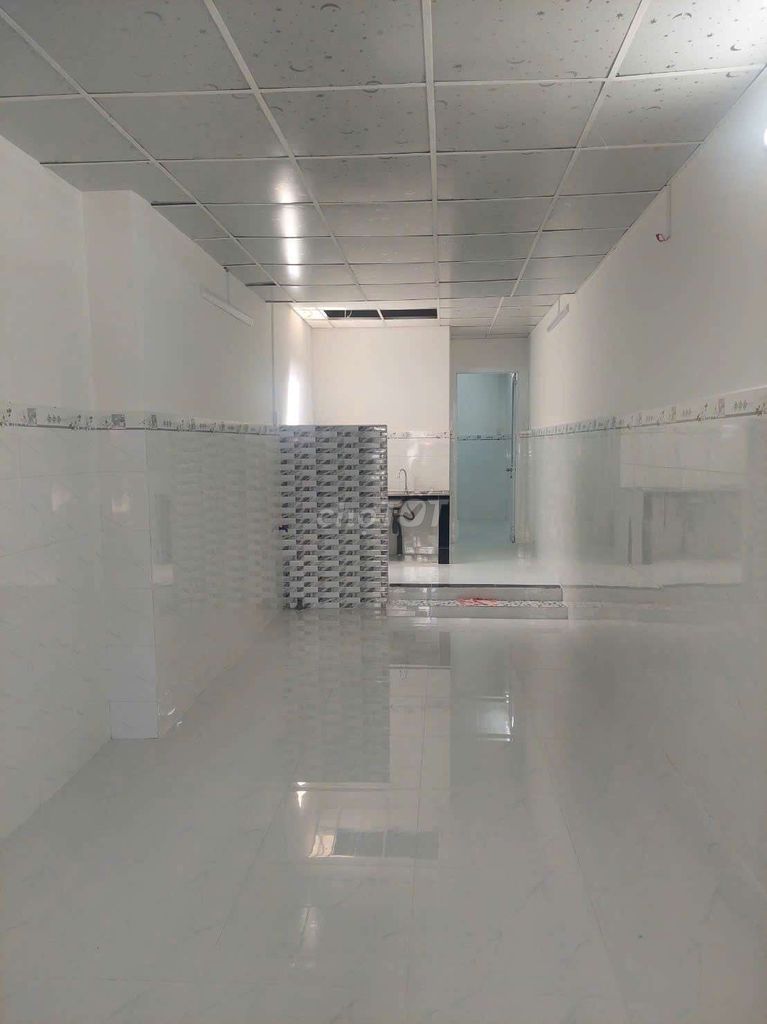 Let's rent out a Phạm Hùng C2 market. One room.