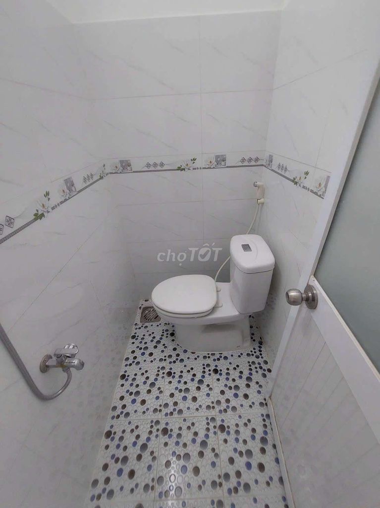 Let's rent out a Phạm Hùng C2 market. One room.