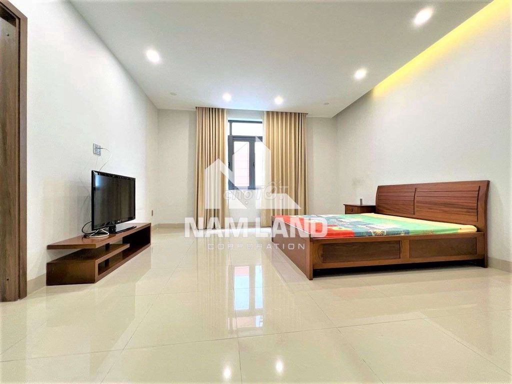 The villa is full of furniture. It's only 43 million.