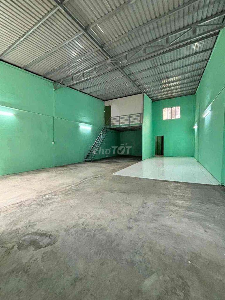 Rent an alley warehouse Tỉnh lộ 10 area 8 x20