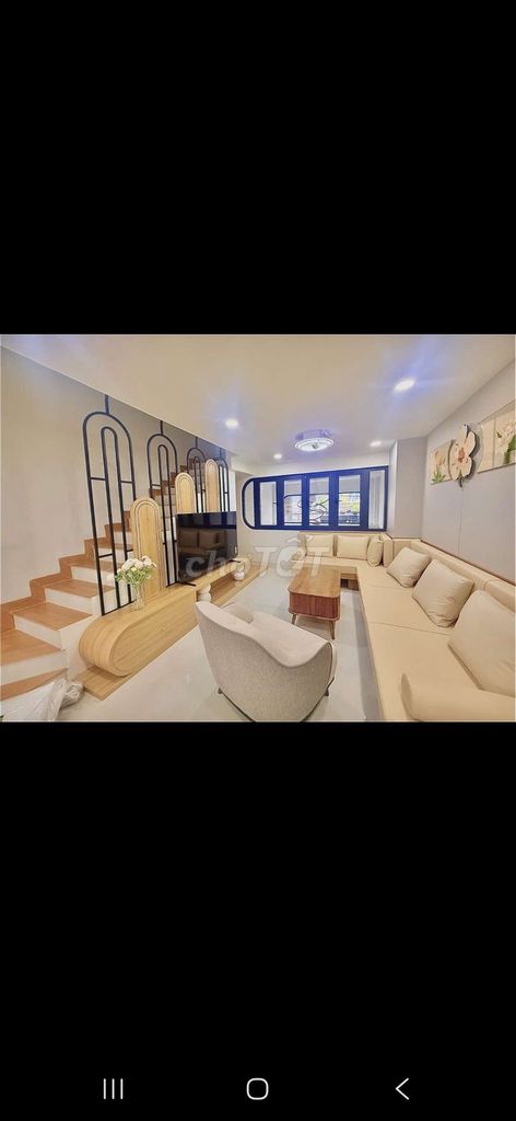 Renting four, two x 15 meters. Three-four-story bedroom. Five new toilets.