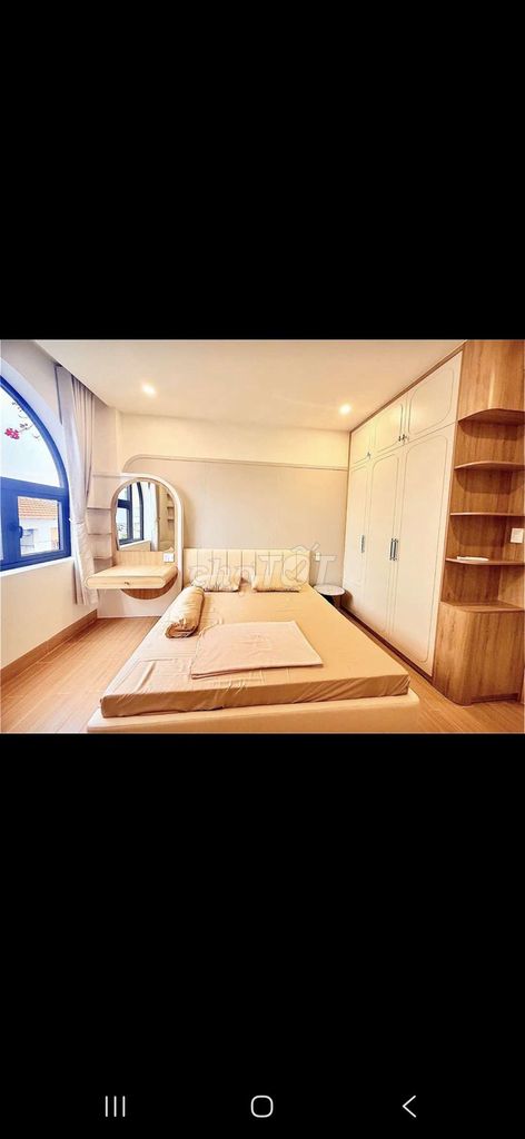Renting four, two x 15 meters. Three-four-story bedroom. Five new toilets.