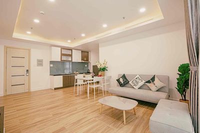 Penhouse 2 bedroom 2 - 2 .90m2 bathrooms wide .01 light in the middle of District 3