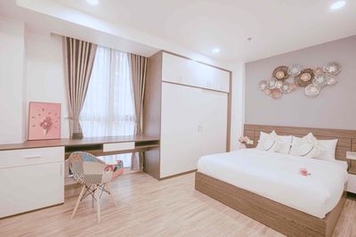 Penhouse 2 bedroom 2 - 2 .90m2 bathrooms wide .01 light in the middle of District 3