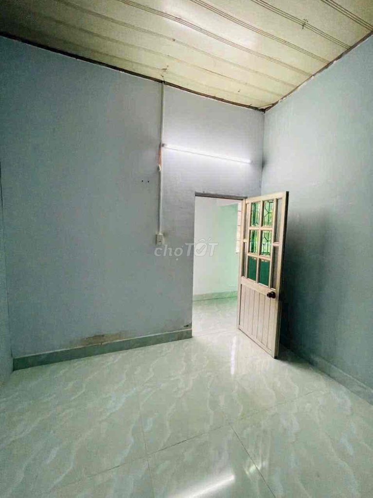 Level 4 is two bedrooms. Two fronts, Số 3 near Fu Fu Fu.