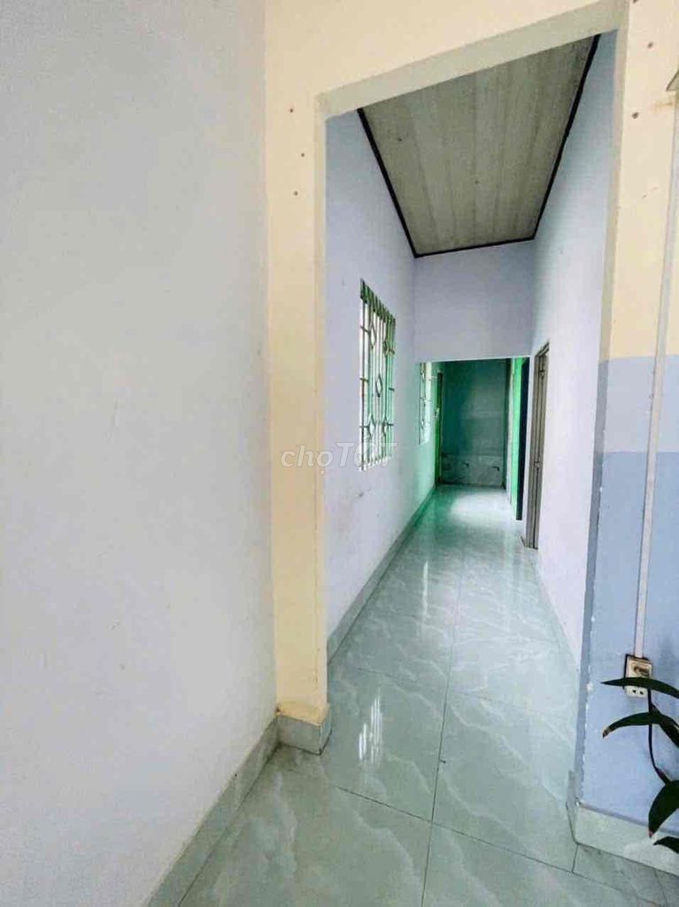Level 4 is two bedrooms. Two fronts, Số 3 near Fu Fu Fu.