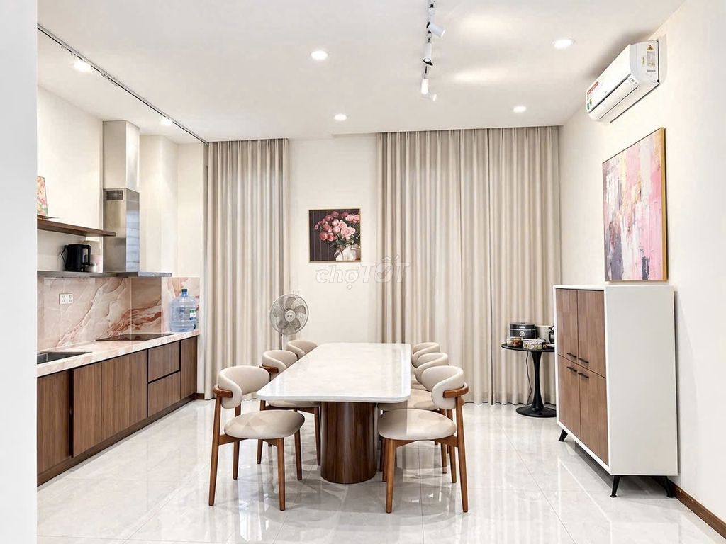 33 million per month – 5 x20 M view lake directly 011 rare in lakeview City
