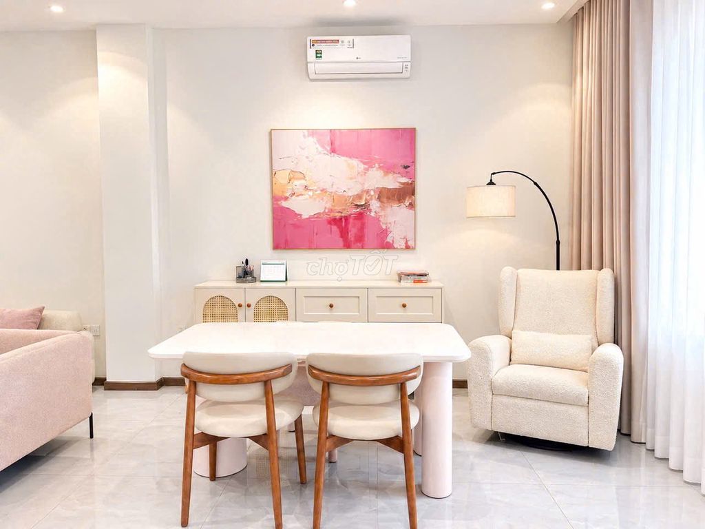 33 million per month – 5 x20 M view lake directly 011 rare in lakeview City
