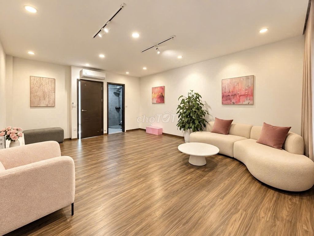 33 million per month – 5 x20 M view lake directly 011 rare in lakeview City