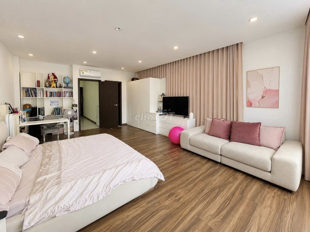 33 million per month – 5 x20 M view lake directly 011 rare in lakeview City