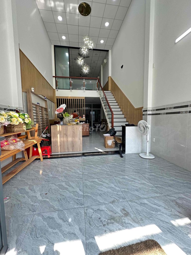 Rent the het17, right at the People's Market.