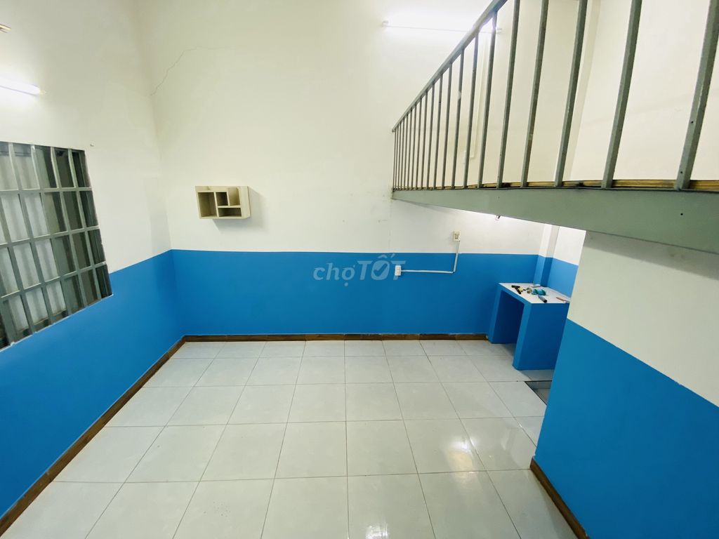 Room 30m2 is on guard, air conditioning 652 Quốc lộ 13 near the Great Hu