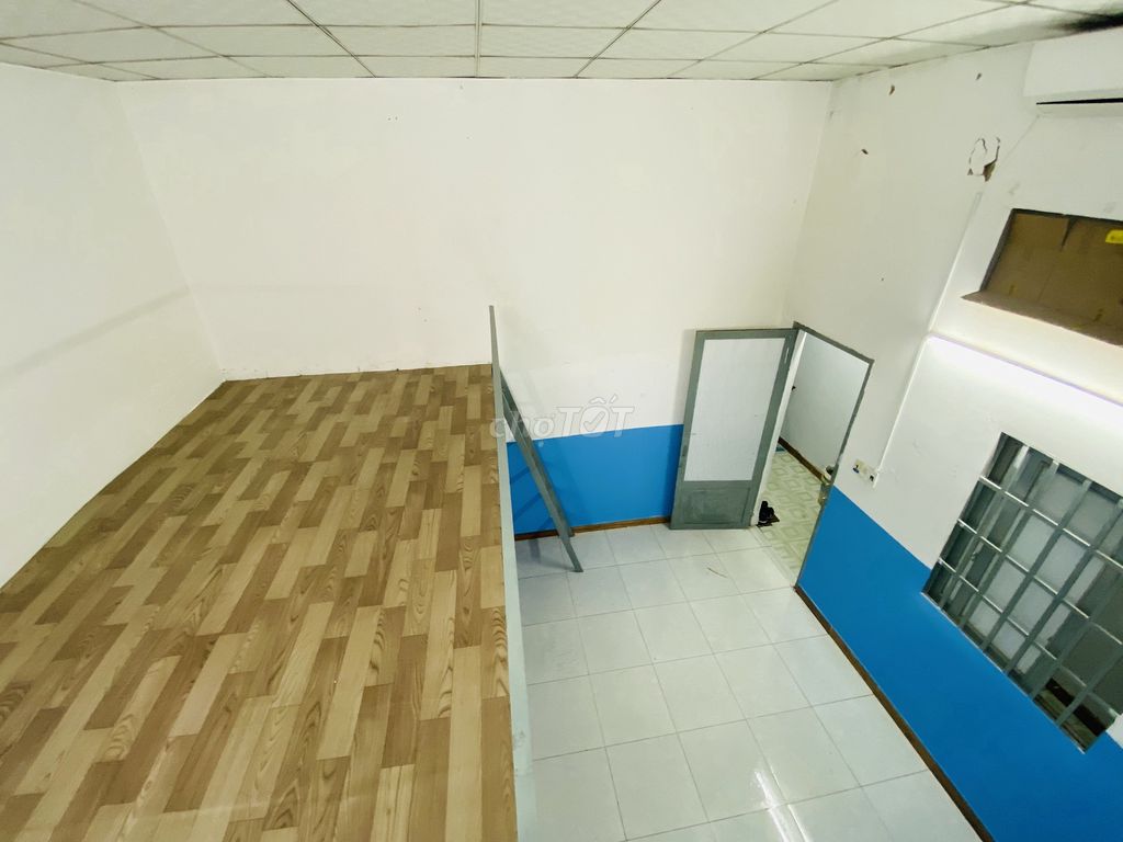 Room 30m2 is on guard, air conditioning 652 Quốc lộ 13 near the Great Hu