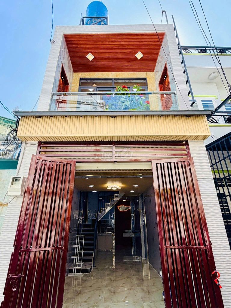 Rent the entire apartment. Two bedrooms. Two toilets, ready air conditioning. Twelve million a month.