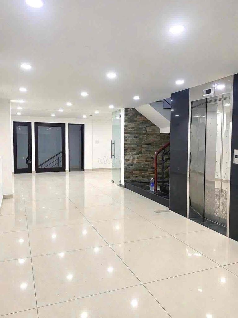 Rent an entire super large house, elevator - Hồng Hà, Tân Bình