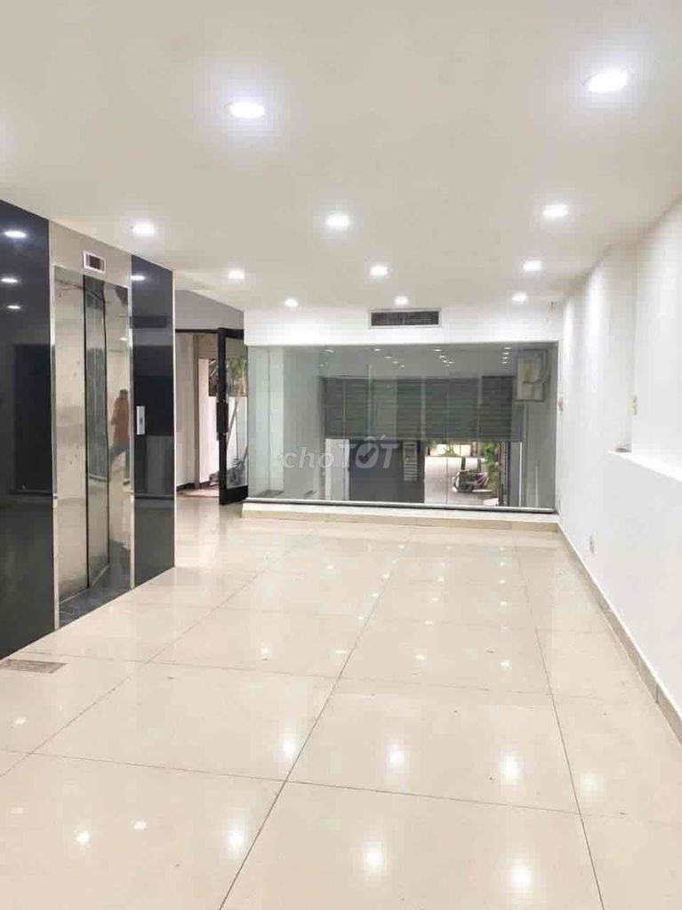 Rent an entire super large house, elevator - Hồng Hà, Tân Bình