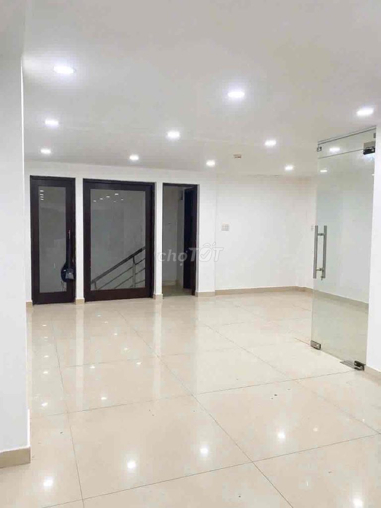 Rent an entire super large house, elevator - Hồng Hà, Tân Bình