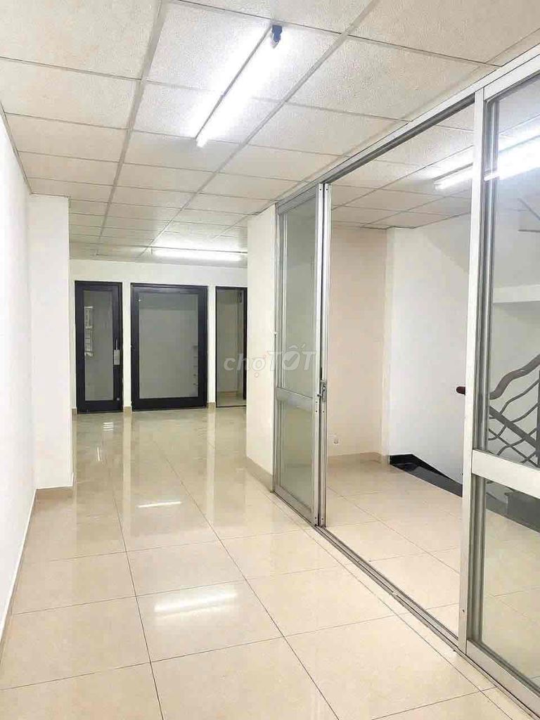 Rent an entire super large house, elevator - Hồng Hà, Tân Bình