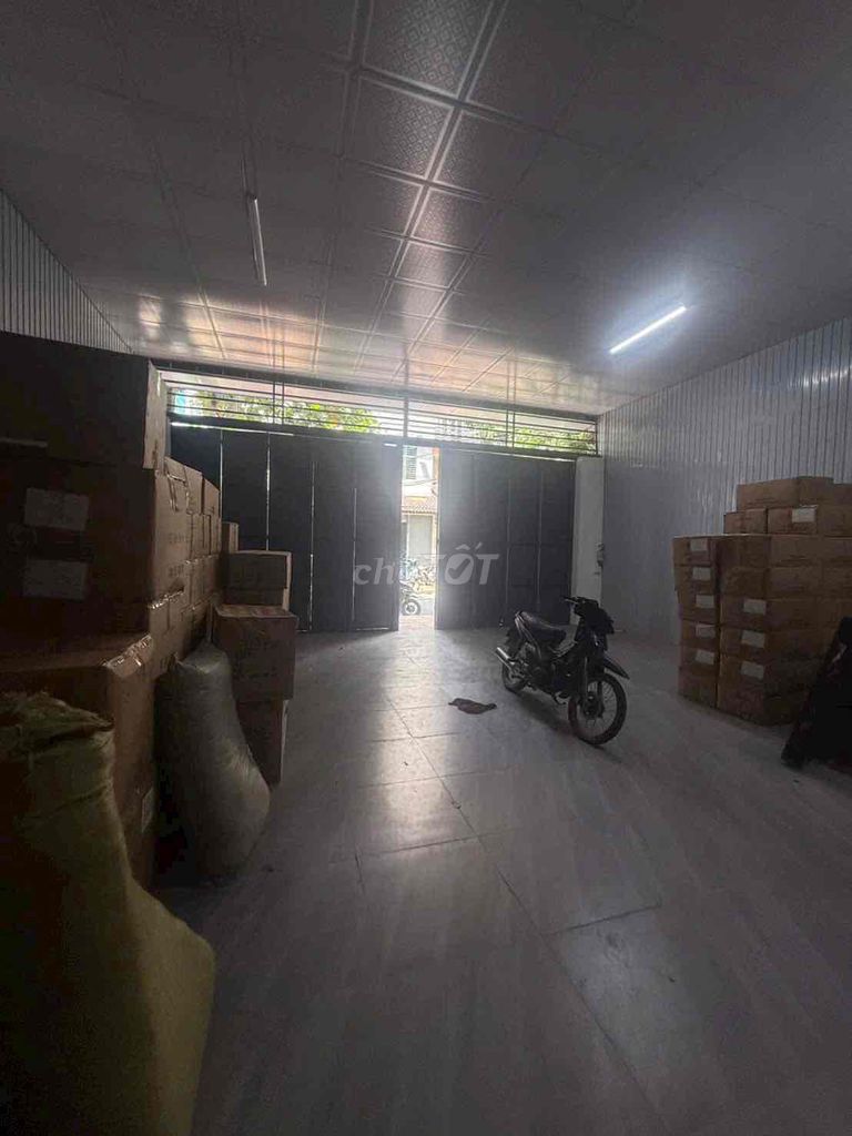 Rent for 15 million 8 x14 warehouses 29 2 d KDC Nam Hùng Vương