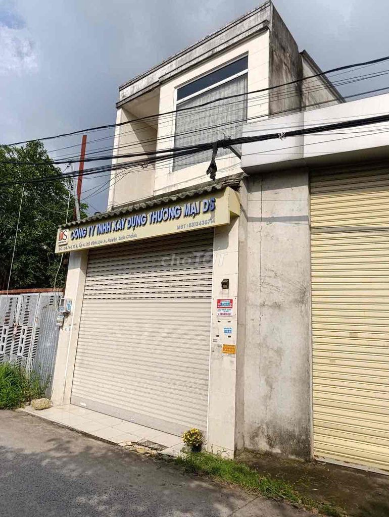 Let's rent a clean new house. One short Nữ Dân Công market.