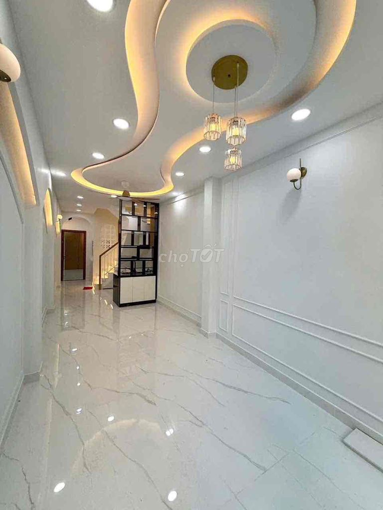 Renting Đoàn Văn Bơ Fronts 4 areas 3 x18 accompaniment 5 meters