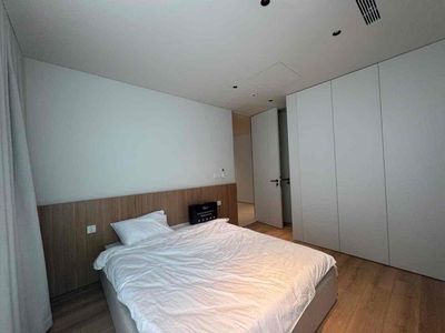 The mini apartment's near the university near the County. A full-in-the-house offer.