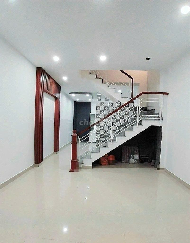 Rent one 681 A Lạc Long Quân, 070 10, Q. Tân Bình