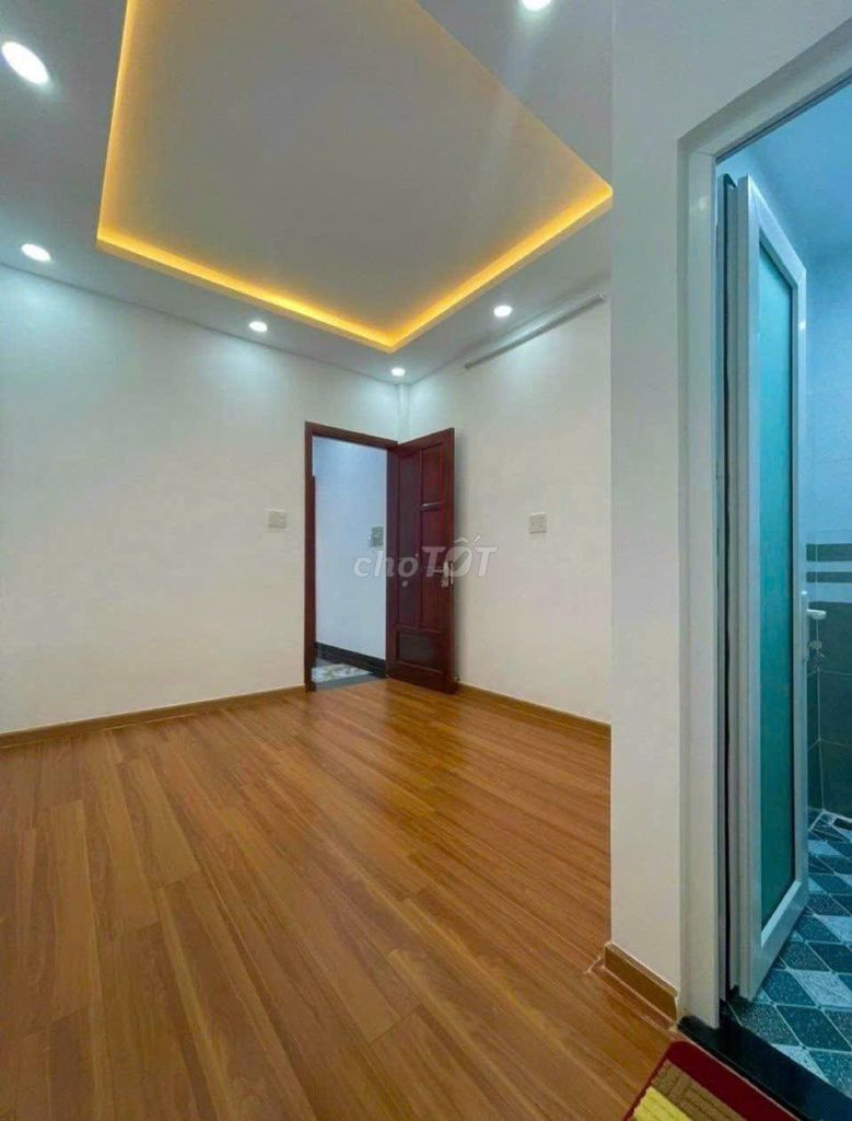 Rent one 681 A Lạc Long Quân, 070 10, Q. Tân Bình