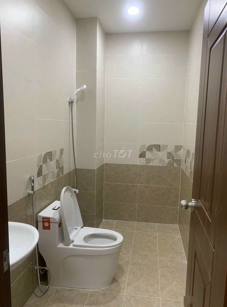 Rent one 681 A Lạc Long Quân, 070 10, Q. Tân Bình