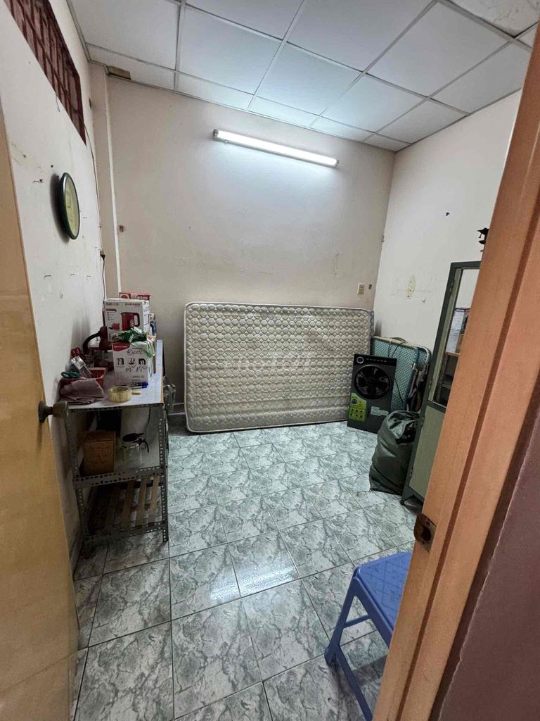 Three bedrooms are rented near Aeon Tân Phú 8 million.