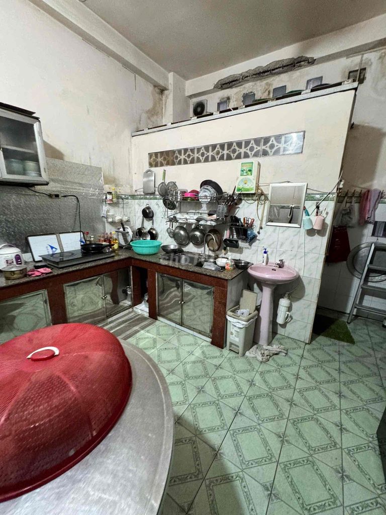 Three bedrooms are rented near Aeon Tân Phú 8 million.