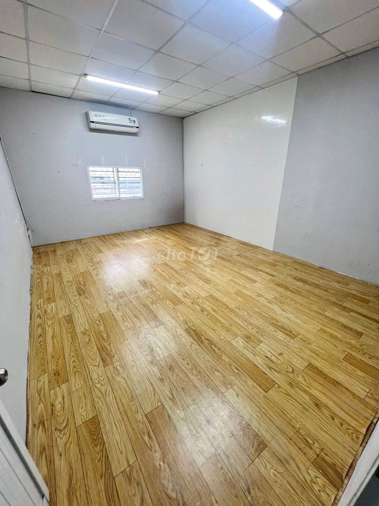 Rent a house on Đoàn Hồng Phước 4 x 22 meters casting a four-room floor, two toilets.