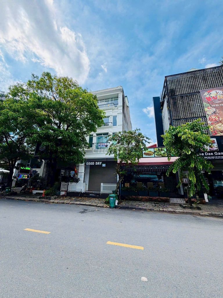 Rent Lucky Street, pmh, 6 x 18, 5 meters elevator, 1 4th floor elevator