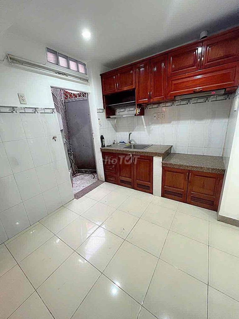 Nice place. One floor. Thích Quảng Đức. Two bathrooms.