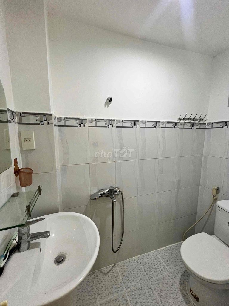 Nice place. One floor. Thích Quảng Đức. Two bathrooms.