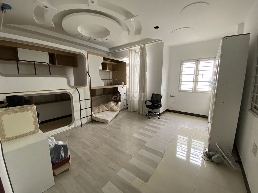 Rent Tân Quy Root House