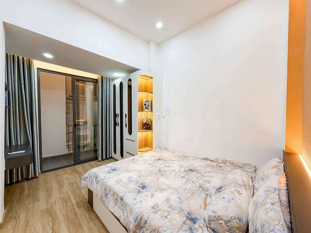 rent whole interior