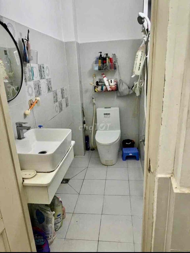 4 x10 meters 1 floor (two toilets bedroom) 4 meters out. The bases are sold. Tân Phú