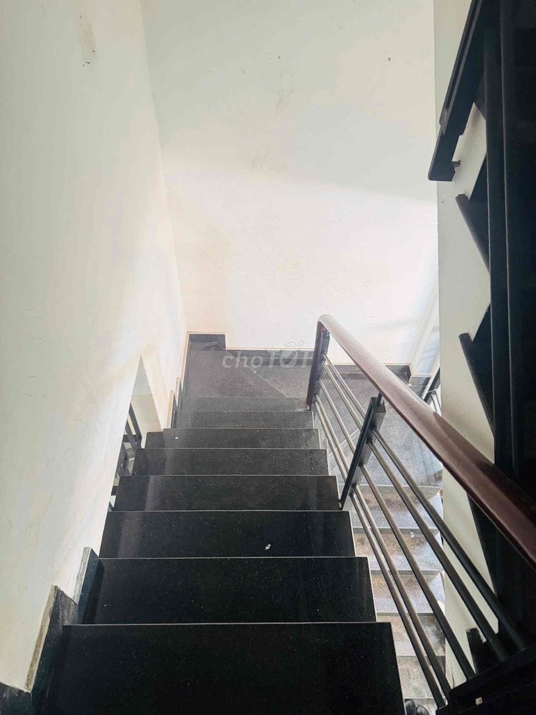 We're renting an apartment.