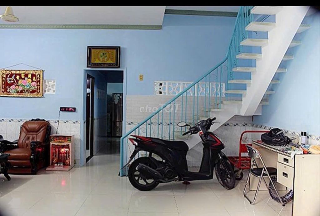 Rent a wide, cool Tôn Thất Thuyết house.