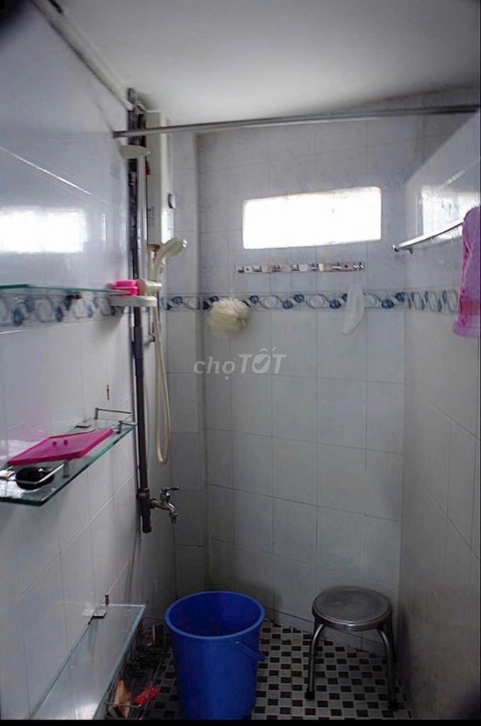 Rent a wide, cool Tôn Thất Thuyết house.
