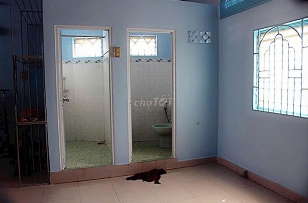 Rent a wide, cool Tôn Thất Thuyết house.