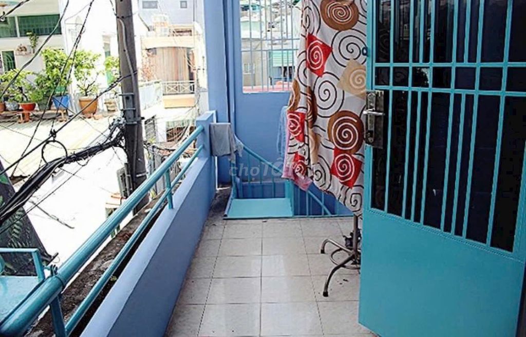 Rent a wide, cool Tôn Thất Thuyết house.