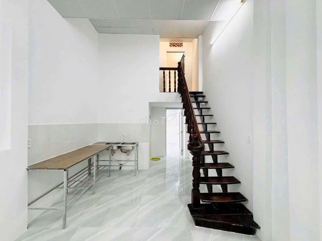 Rent a new two bedrooms. Two toilets. 53 Hoàng Diệu.