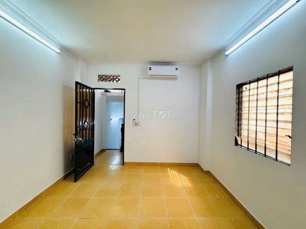 Rent a new two bedrooms. Two toilets. 53 Hoàng Diệu.