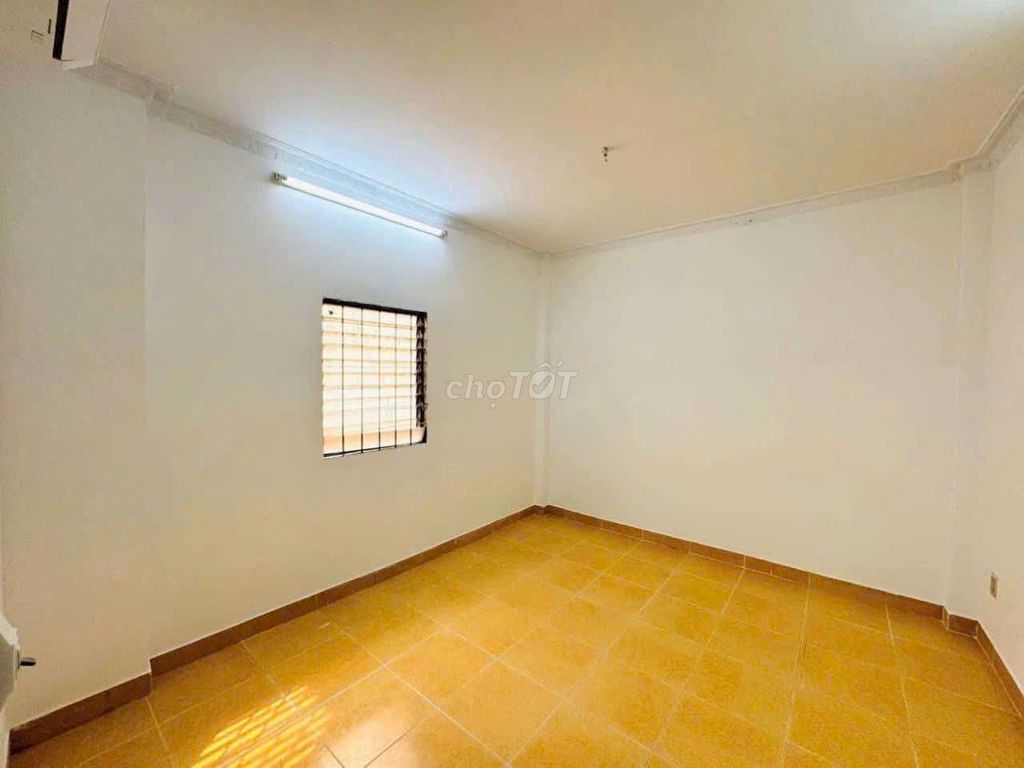 Rent a new two bedrooms. Two toilets. 53 Hoàng Diệu.