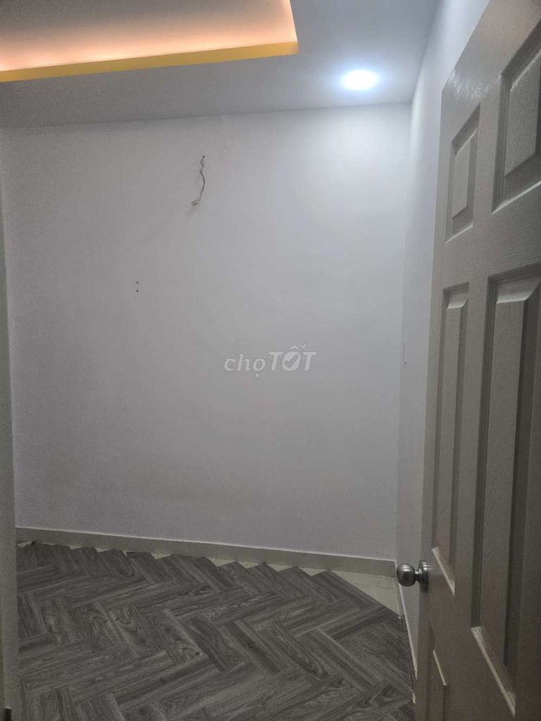 Rent a two-story bedroom.